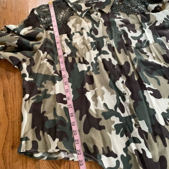 Miss LiLi Camouflage Button Pocket Detail Blouse - Picture 11 of 15